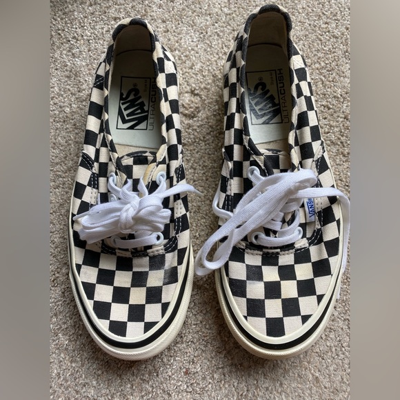 Vans - Picture 1 of 3